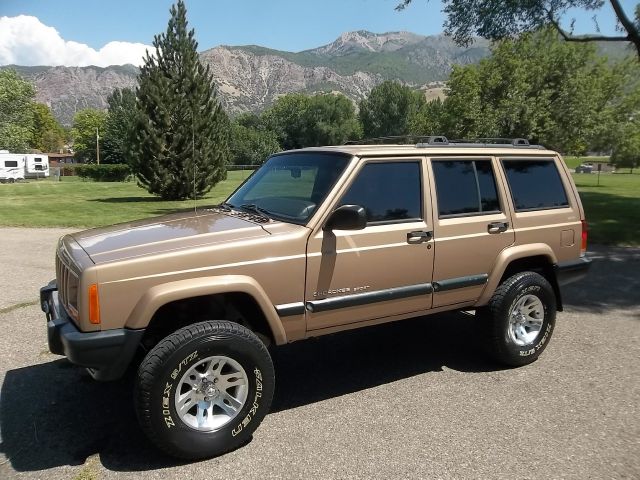 1999 Jeep Cherokee Base GLS LX