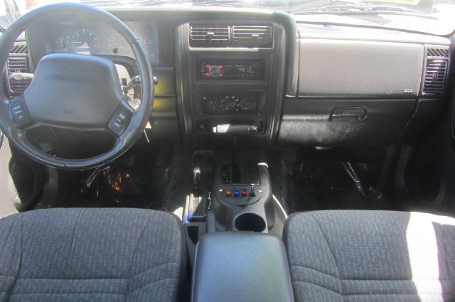 2000 Jeep Cherokee Base GLS LX