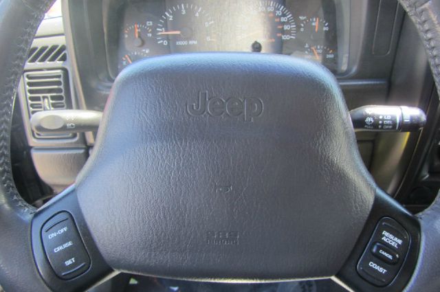 2000 Jeep Cherokee Base GLS LX