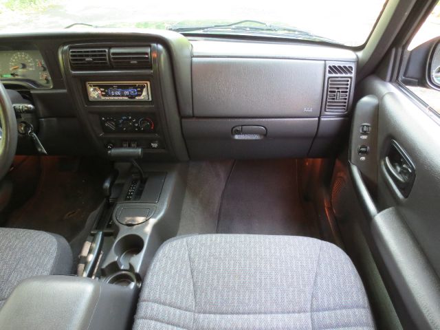 2000 Jeep Cherokee Base GLS LX