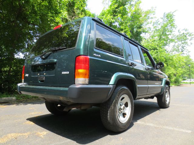 2000 Jeep Cherokee Base GLS LX