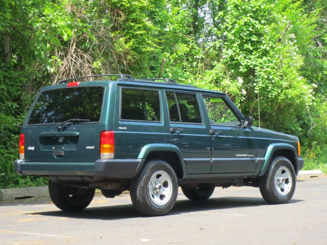 2000 Jeep Cherokee Base GLS LX