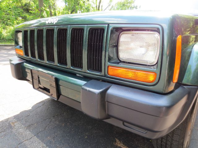 2000 Jeep Cherokee Base GLS LX