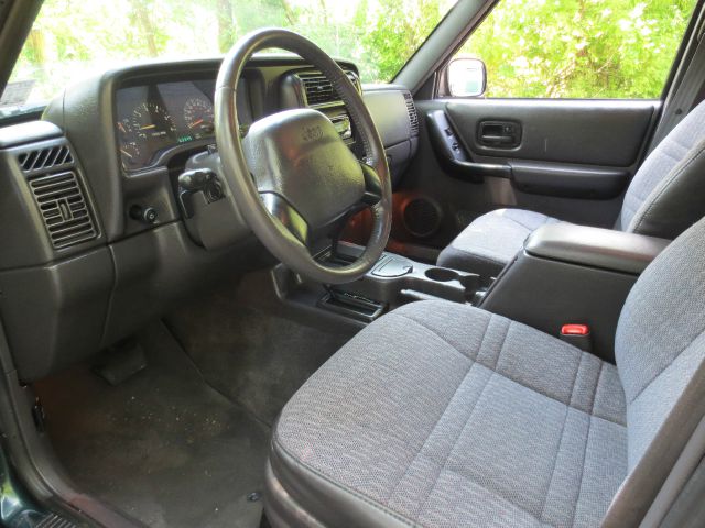 2000 Jeep Cherokee Base GLS LX