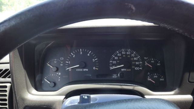 2000 Jeep Cherokee Base GLS LX