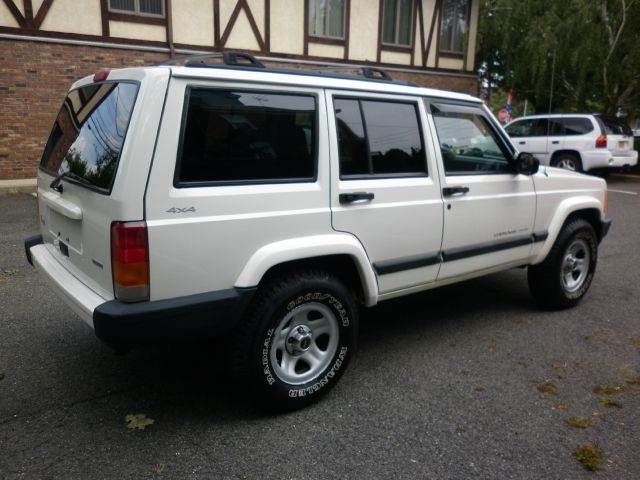 2000 Jeep Cherokee Base GLS LX