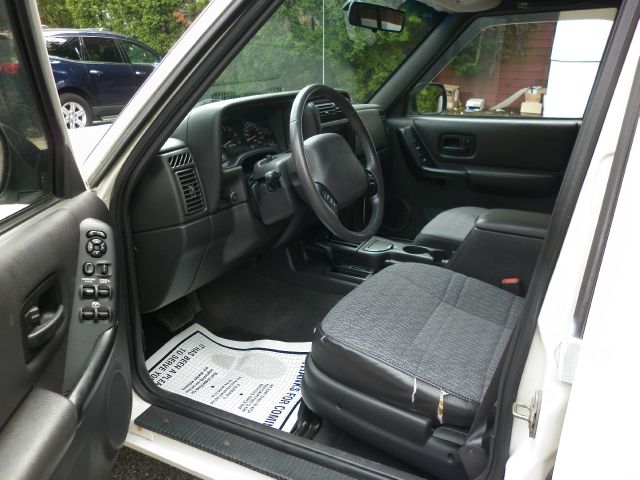 2000 Jeep Cherokee Base GLS LX