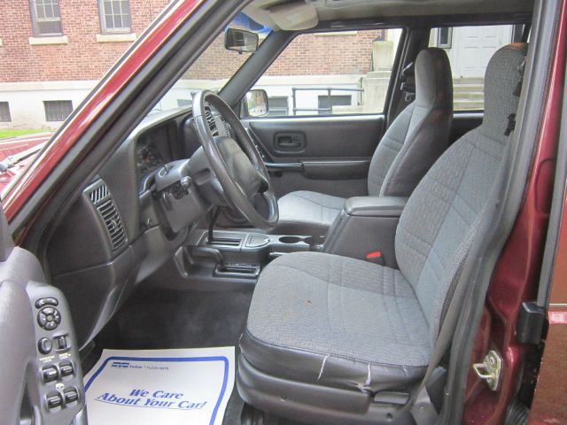 2000 Jeep Cherokee Base GLS LX