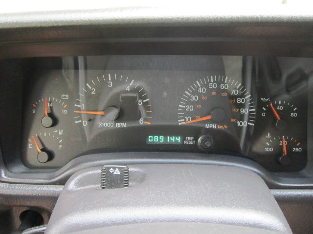 2000 Jeep Cherokee Base GLS LX