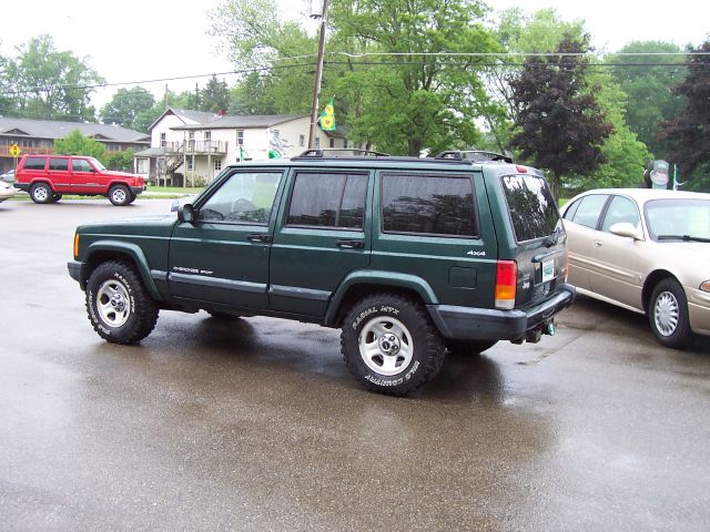 2000 Jeep Cherokee Base GLS LX