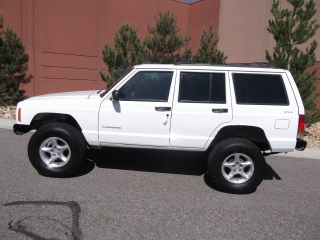 2000 Jeep Cherokee Base GLS LX