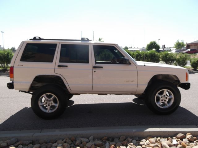 2000 Jeep Cherokee Base GLS LX