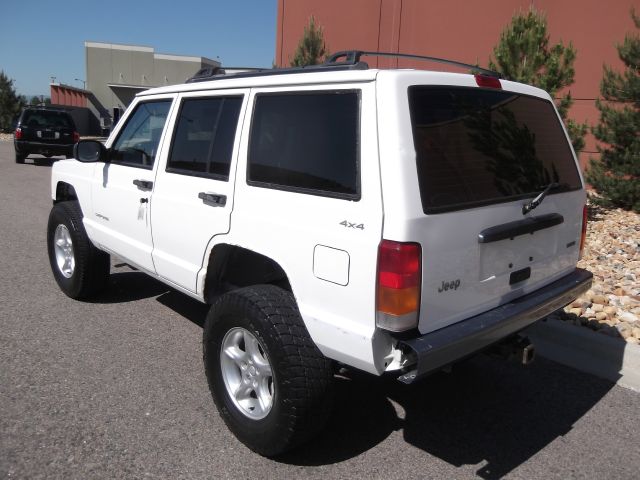 2000 Jeep Cherokee Base GLS LX