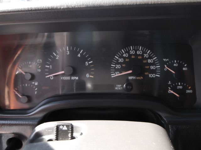 2000 Jeep Cherokee Base GLS LX