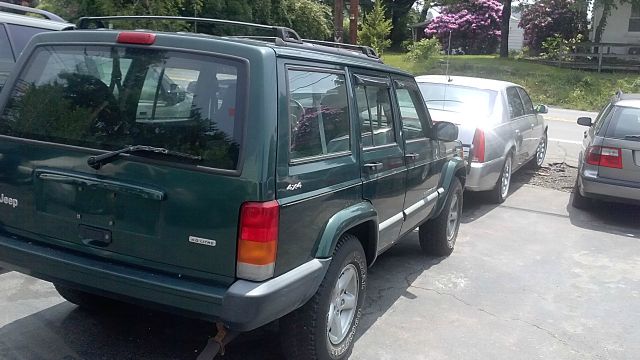 2000 Jeep Cherokee Base GLS LX