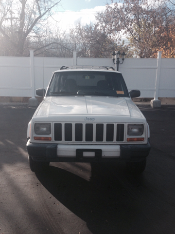 2000 Jeep Cherokee Base GLS LX