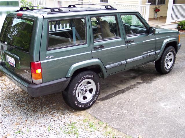 2000 Jeep Cherokee Bucket