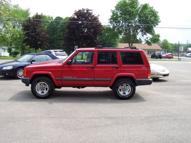 2000 Jeep Cherokee Base GLS LX