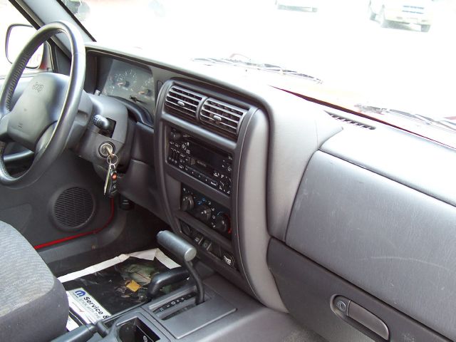 2000 Jeep Cherokee Base GLS LX