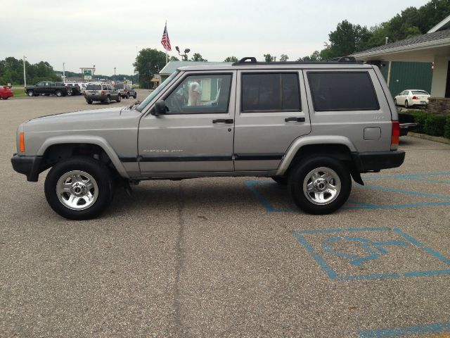 2000 Jeep Cherokee Base GLS LX