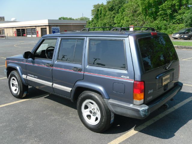 2001 Jeep Cherokee Base GLS LX