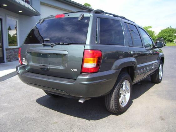 2004 Jeep Cherokee SLT 25