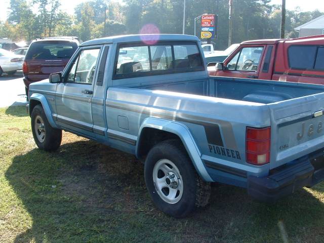 1989 Jeep Comanche SE - AWD Navigation