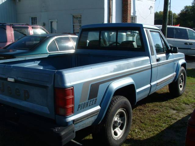 1989 Jeep Comanche SE - AWD Navigation