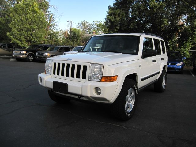 2006 Jeep Commander GSX