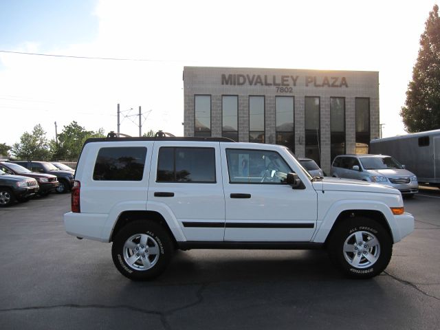 2006 Jeep Commander GSX