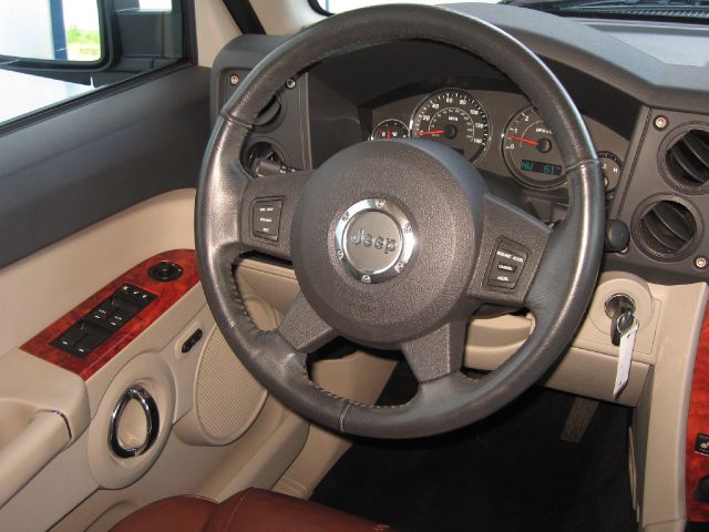 2007 Jeep Commander Super