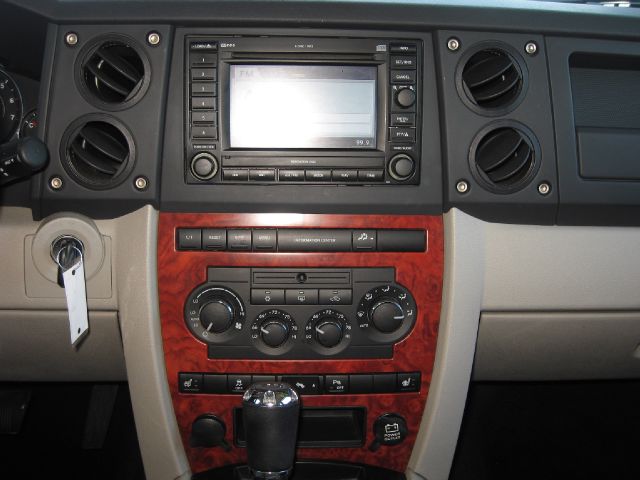 2007 Jeep Commander Super