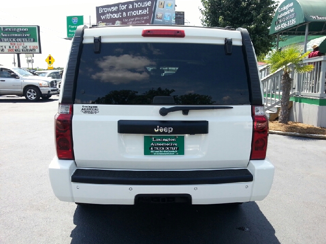 2008 Jeep Commander Extended Cab V8 LT W/1lt