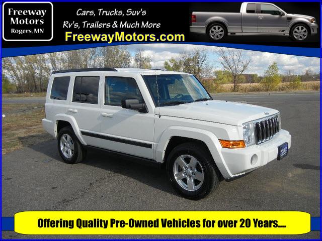 2008 Jeep Commander Bucket