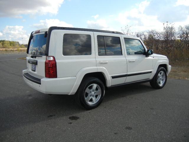 2008 Jeep Commander Bucket