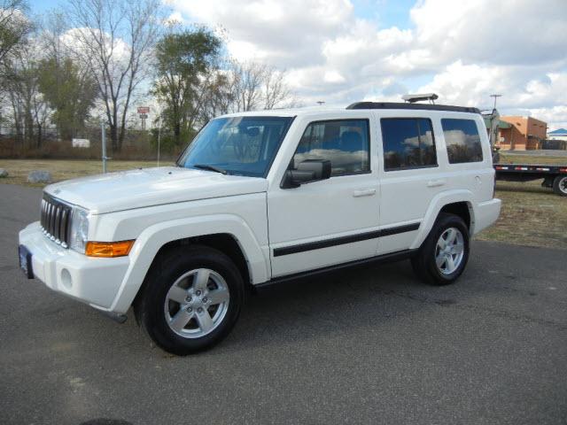 2008 Jeep Commander Bucket