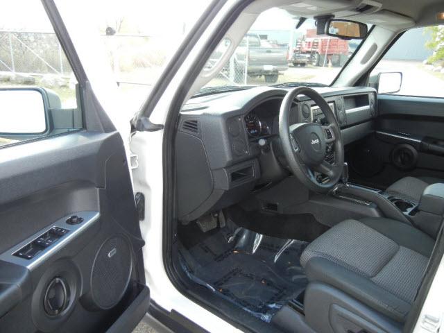 2008 Jeep Commander Bucket