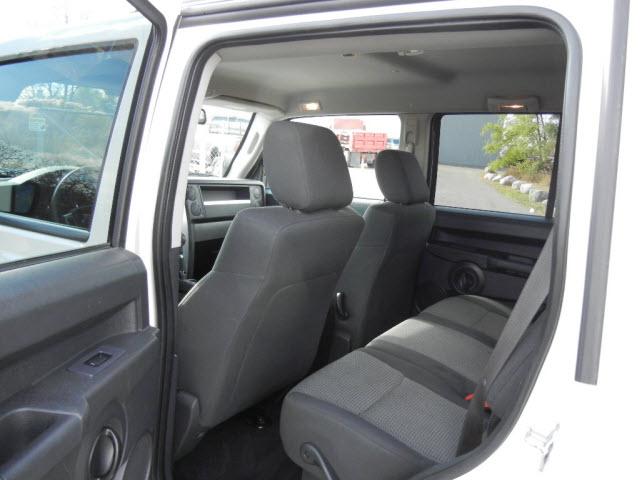 2008 Jeep Commander Bucket