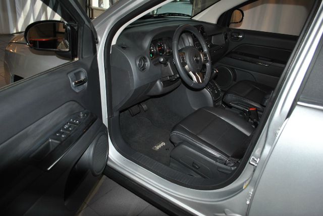 2011 Jeep Compass Super