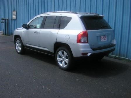 2011 Jeep Compass I4 Manual 2.