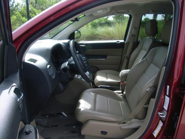 2011 Jeep Compass 2LT 4x4 Truck