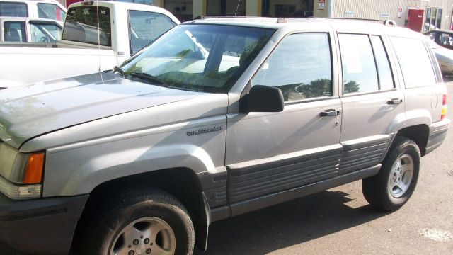 1995 Jeep Grand Cherokee EX-L W/ DVD System