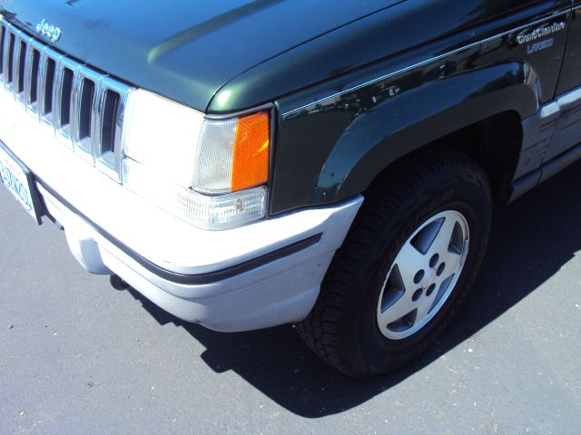 1995 Jeep Grand Cherokee EX-L W/ DVD System