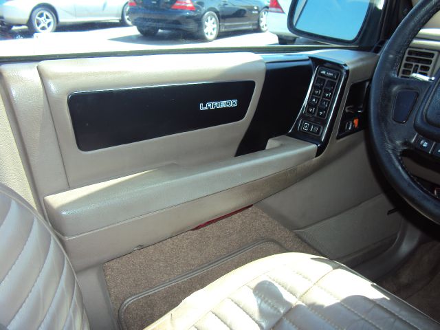 1995 Jeep Grand Cherokee EX-L W/ DVD System