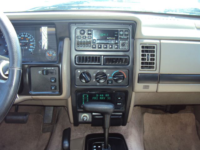 1995 Jeep Grand Cherokee EX-L W/ DVD System