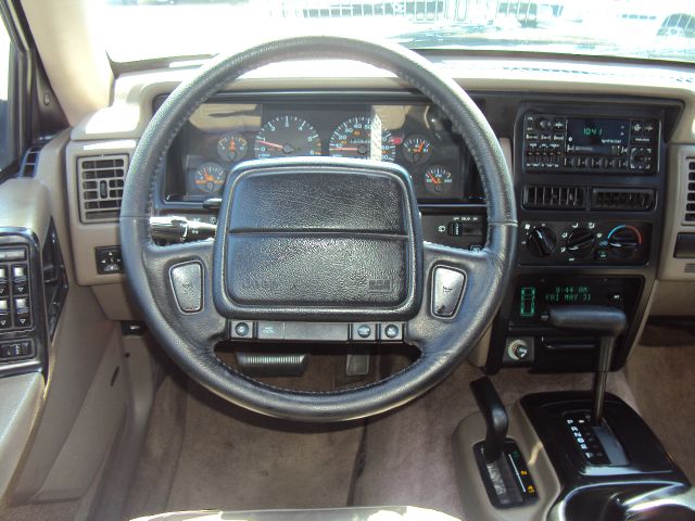 1995 Jeep Grand Cherokee EX-L W/ DVD System