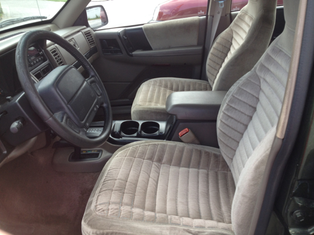 1995 Jeep Grand Cherokee EX-L W/ DVD System