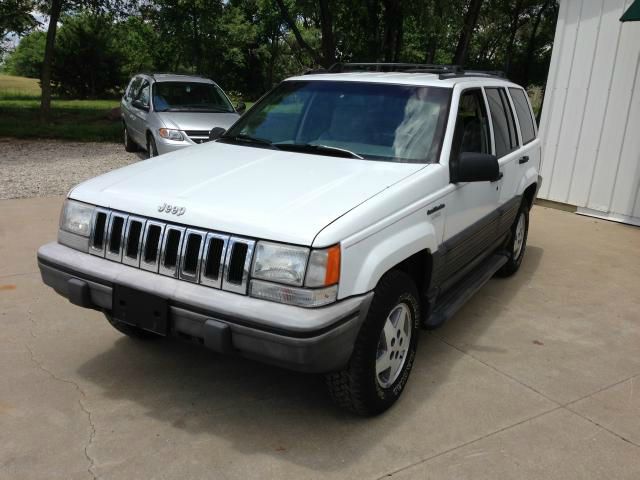 1995 Jeep Grand Cherokee EX-L W/ DVD System