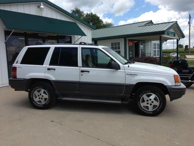 1995 Jeep Grand Cherokee EX-L W/ DVD System