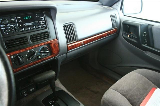 1996 Jeep Grand Cherokee K2500 Silverado